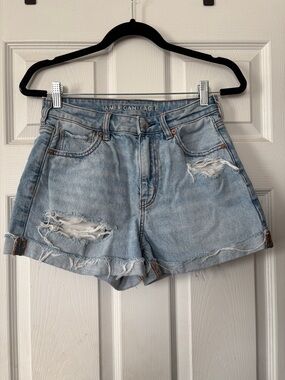 American Eagle Outfitters Light Wash Distressed Denim Shorts Size 4